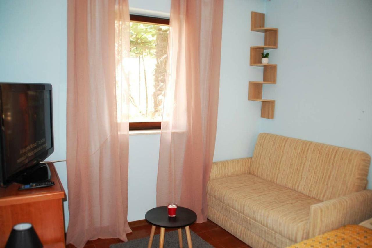 Studio Apartman Ziganto Ičići Eksteriør bilde